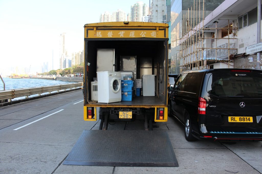 Tips to prepare for a long distance move  | Bellhop Bellhop Blog Tips to prepare for a long distance move  | Bellhop Bellhop Blog